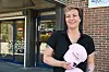 Opnar her: Dagleg leiar May Kristin Slaaen gler seg til å kunne opne ny filial for Aasmundsen bakeri, med kaffebar og kafe her i Bøsenteret.