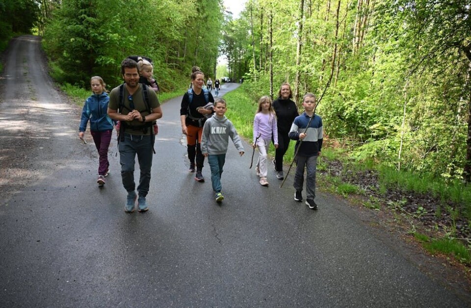 STORE OG SMÅ. Familiane Severinsen og Ytreland tok med seg både små og store på tur. FOTO: Hilde Eika Nesje