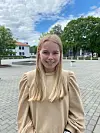 ENQUETE: Ida Manheim (17) er ein av dei spurte i Bø blads enquete om symjing.