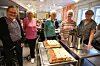BYGDEKVINNENE BYR PÅ KAKE: Bygdekvinnelaga bakar og serverer eplekaker. Sauherad bygdekvinnelag har vore med i mange år, mens Bø bygdekvinnelag blei med for fyrste gong i fjor. F.v. Liv-Birgit Ulvenes, Aaste Ulvenes, Ruth Staurheim, Margit Sudbø og Helga Eika i Bø bygdekvinnelag.