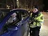 BLEI SJEKKA: Karin Landsverk var ein av dei som blei sjekka i promillekontroll av politibetent Anne Katrine Straume frå UP.