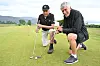SENIORGOLFARAR: Halvor Nordskog (t.v) og Oddbjørn Brevik har spela golf i mange år, og synest det er ålreit å ta i eit tak som frivillig på Norsjø Golfpark.