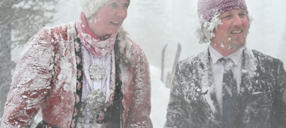 Trassa vêret og gifta seg i snøstormen