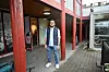 OPNA I JULI: Basel Majid er ein av drivarane av kaféen.