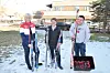 Bø Frivillligsentral Bøf nye ski til Bua frå Sparebank 1 Telemark f.v Vigdis Kiserud Norendal, Elisdabeth Haugen, Martin Pedersen
