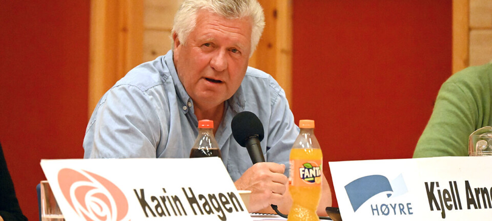 Kjell Arne vil framsnakke to unge damer