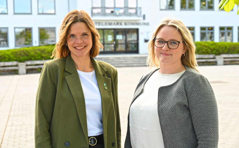 BER FOLK OM Å STEMME: Siri Blichfeldt Dyrland (t.v.) frå Senterpartiet og Karin Hagen frå Arbeiderpartiet.
