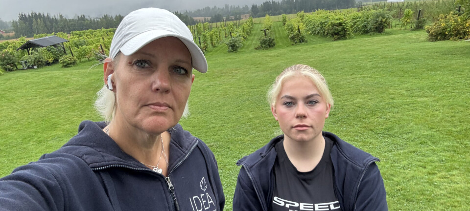 Lill og Andrea er innestengt av flaumen