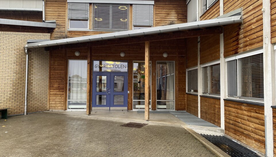 MIDT-TELEMARK: Bø skule, inngang Gygrestolen.