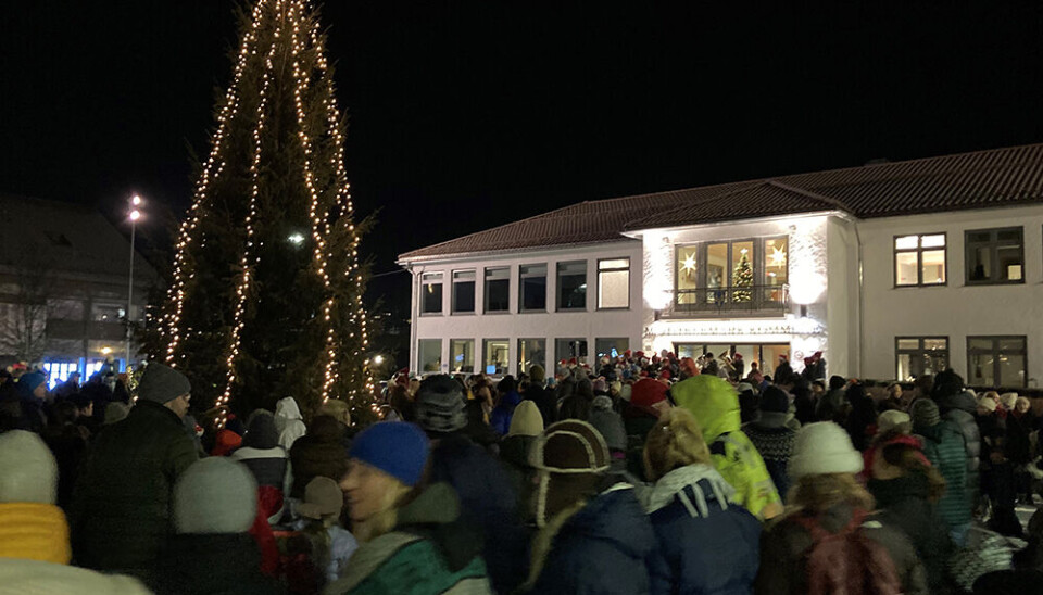 Julegrantenning på Bø torg