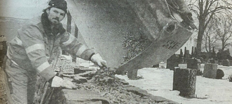 Steingjerde med gråstein frå Roheimheia