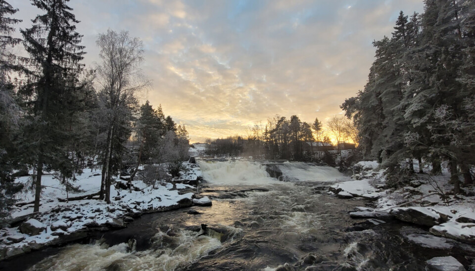 VASSDRAG: Oterholtfossen i Bøelva ein vinterdag.