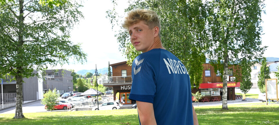 Isak tilbake frå EM: – Kult ha flagget på brystet