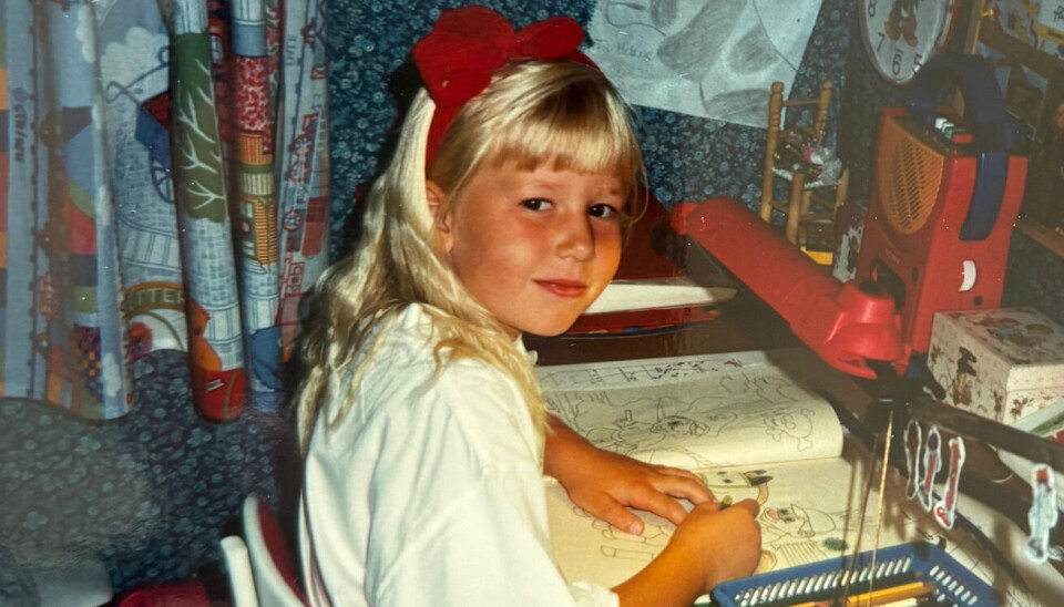 MEINING: Helene Røsholt etter sin første skuledag i Siljan i 1994.